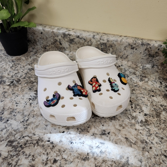 Crocs White With 5 Lilo & Stitch Jibbitz Charms Women's Size 8/ Men's Size 6 - Picture 16 of 16
